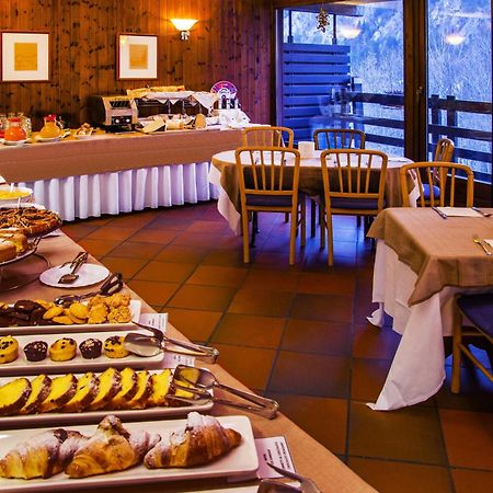 Hotel Les Jumeaux Courmayeur Buitenkant foto