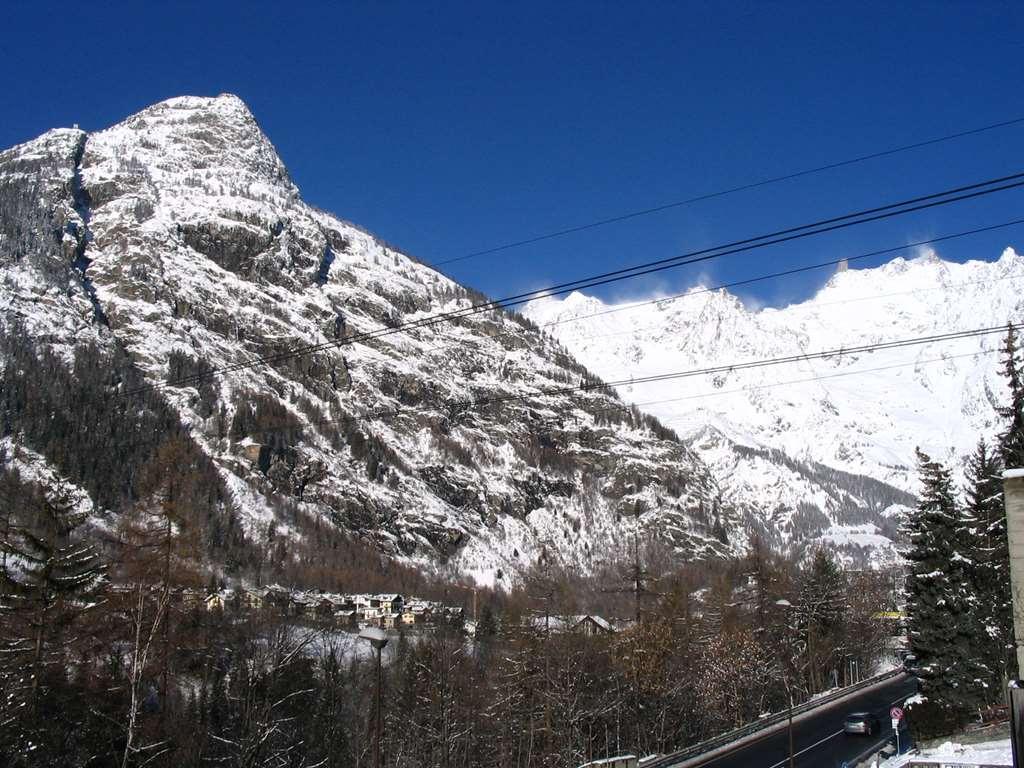 Hotel Les Jumeaux Courmayeur Buitenkant foto
