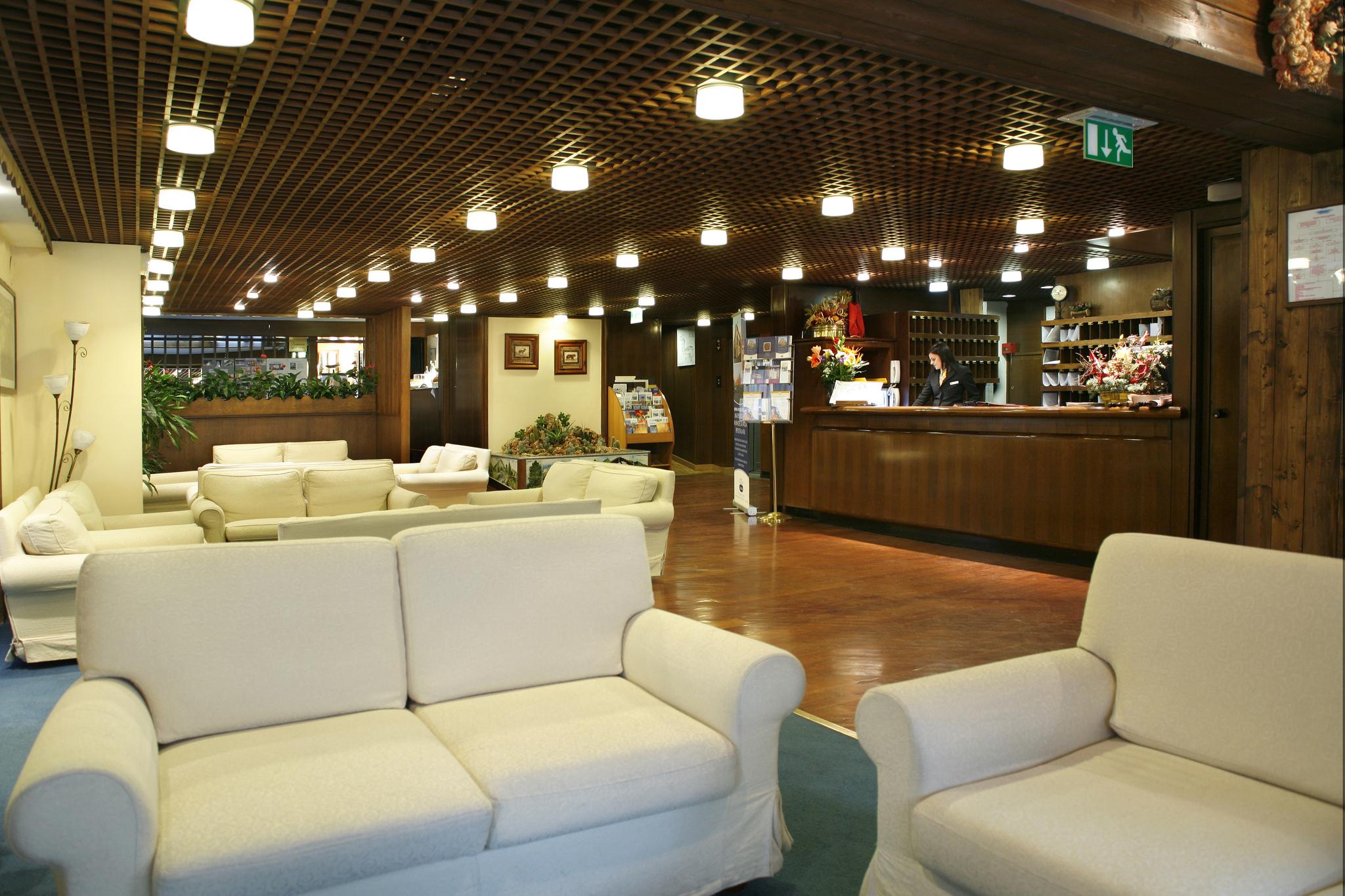 Hotel Les Jumeaux Courmayeur Buitenkant foto