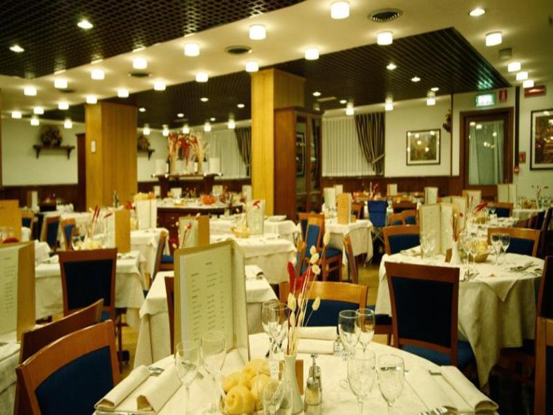 Hotel Les Jumeaux Courmayeur Buitenkant foto