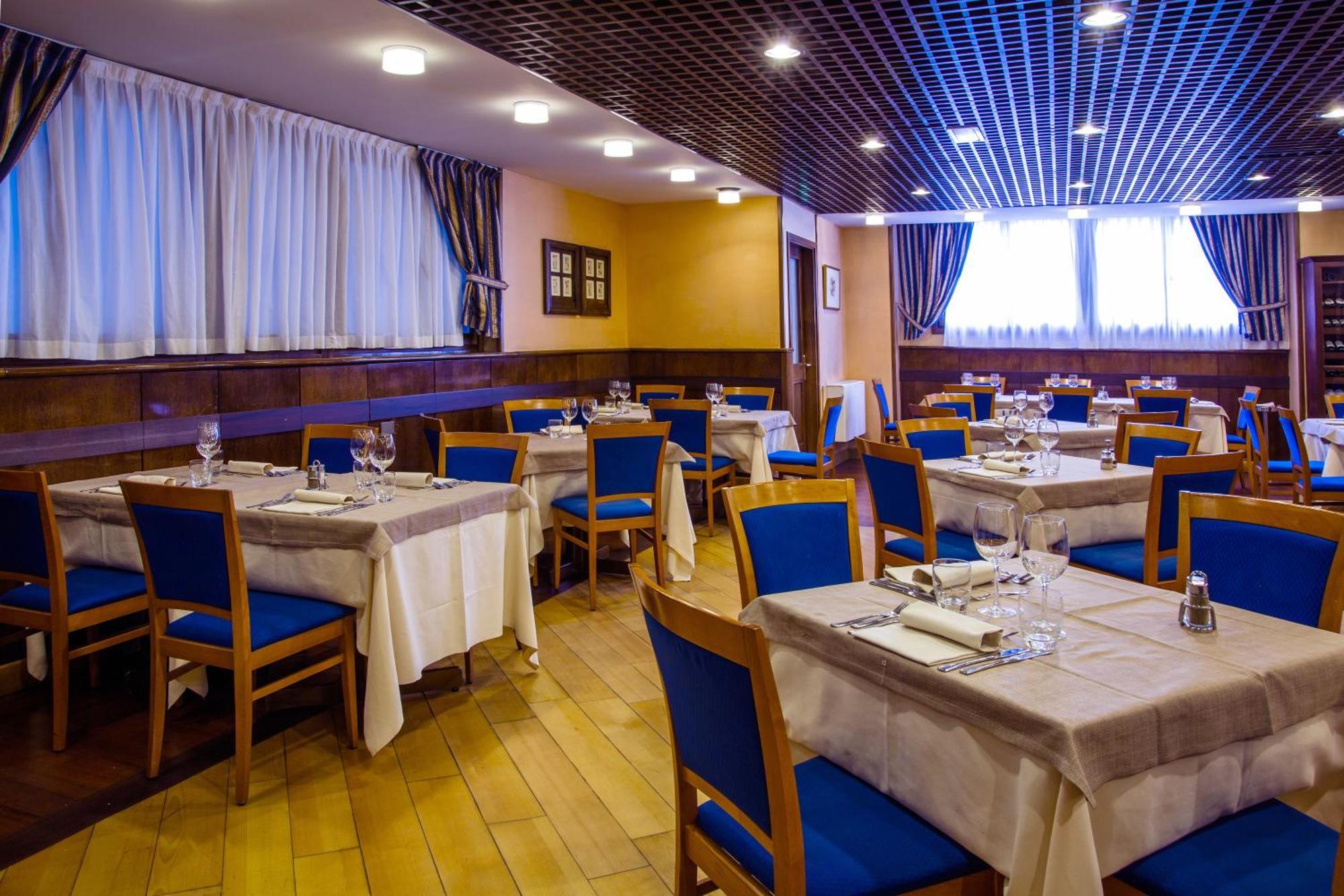 Hotel Les Jumeaux Courmayeur Buitenkant foto