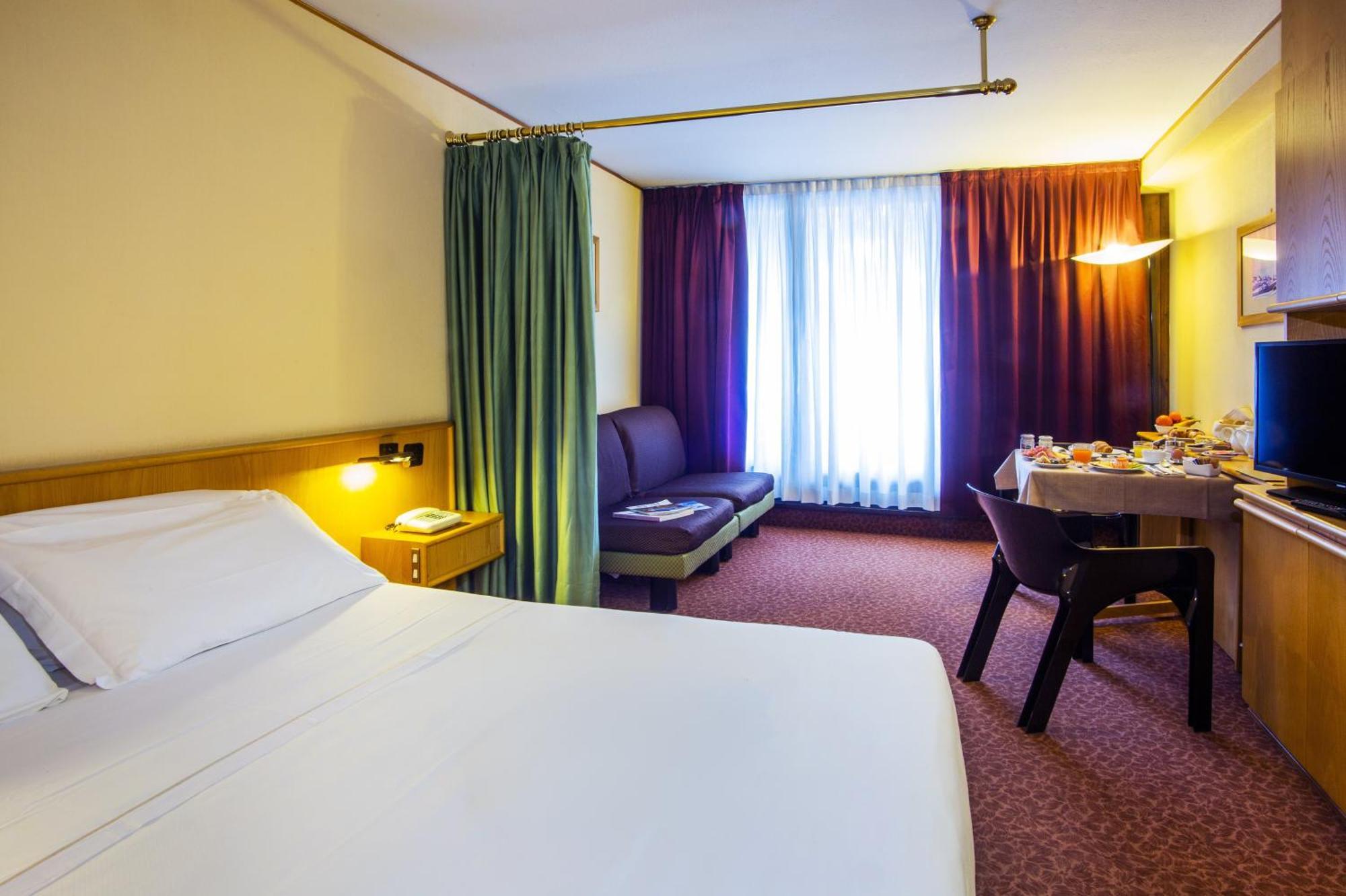 Hotel Les Jumeaux Courmayeur Buitenkant foto